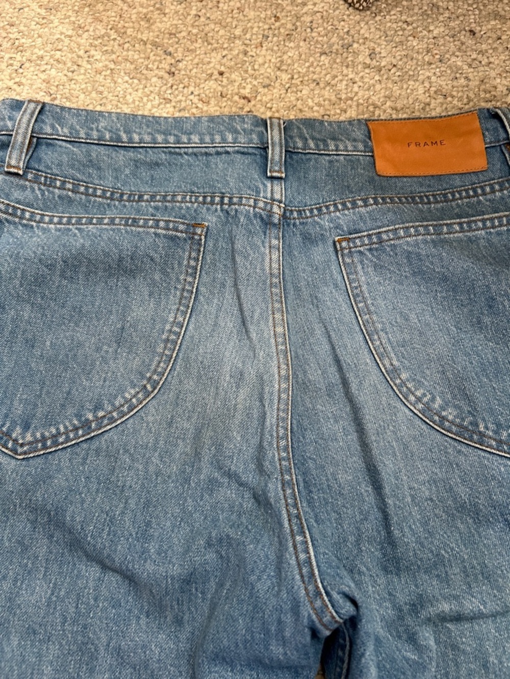 Frame Straight-Leg Jeans - Picture 9 of 10